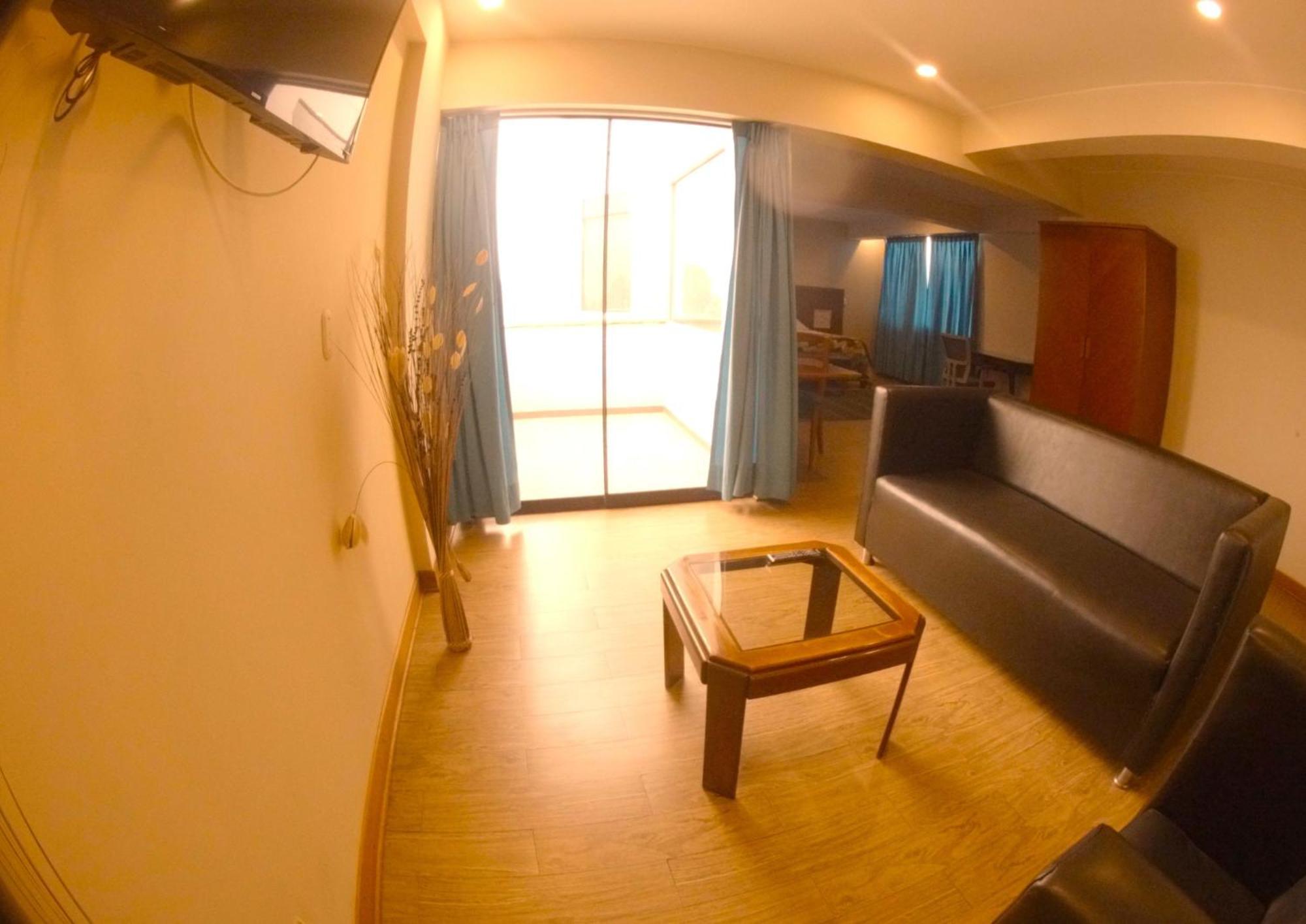 Hotel Esencia Suites Lima Buitenkant foto