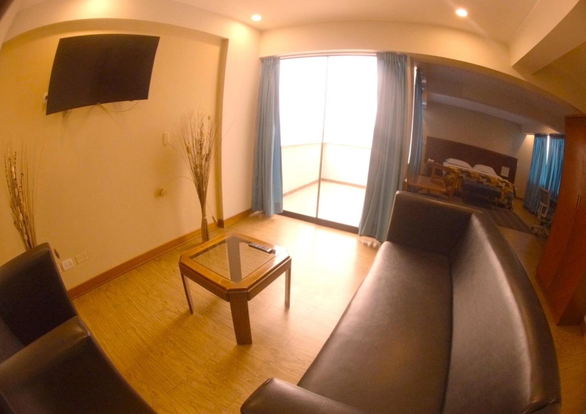Hotel Esencia Suites Lima Buitenkant foto